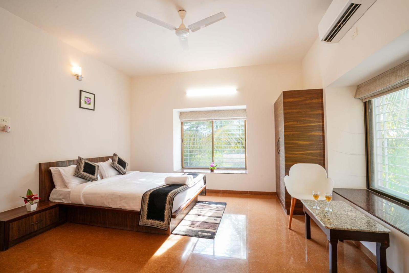 Villa White Coco House 4Bhk à Nashik Extérieur photo