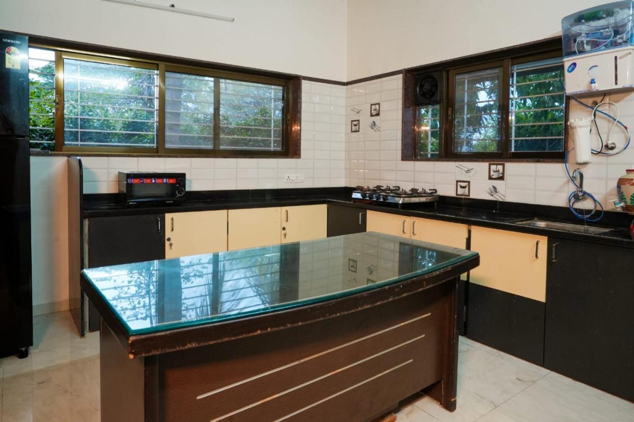 Villa White Coco House 4Bhk à Nashik Extérieur photo